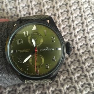 Peugeot watch green